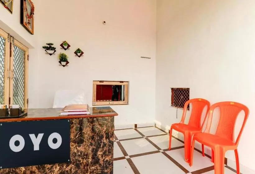 Hotelli Oyo Rd Palace
