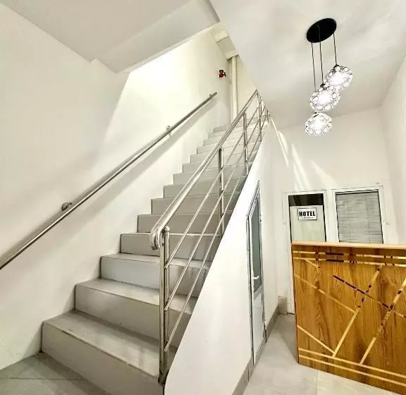 Mirka Hotel Lux