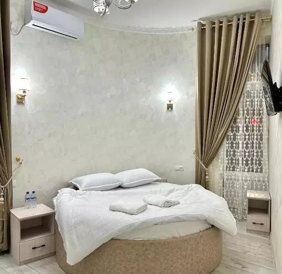 Mirka Hotel Lux