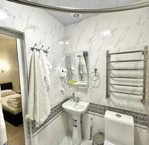 Mirka Hotel Lux