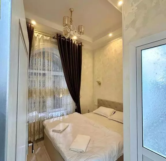 Mirka Hotel Lux