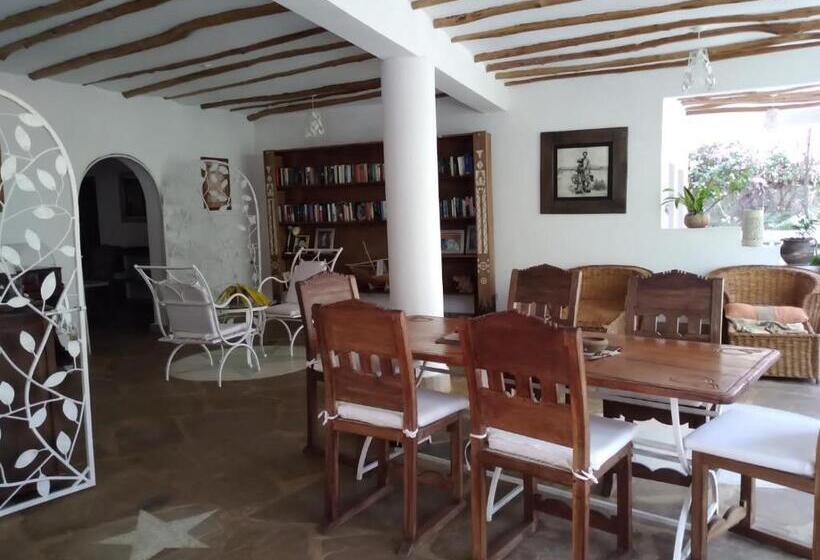 پانسیون Mwezi Nyota