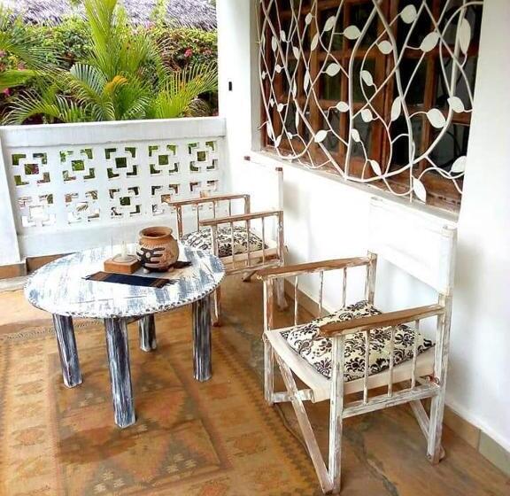 پانسیون Mwezi Nyota