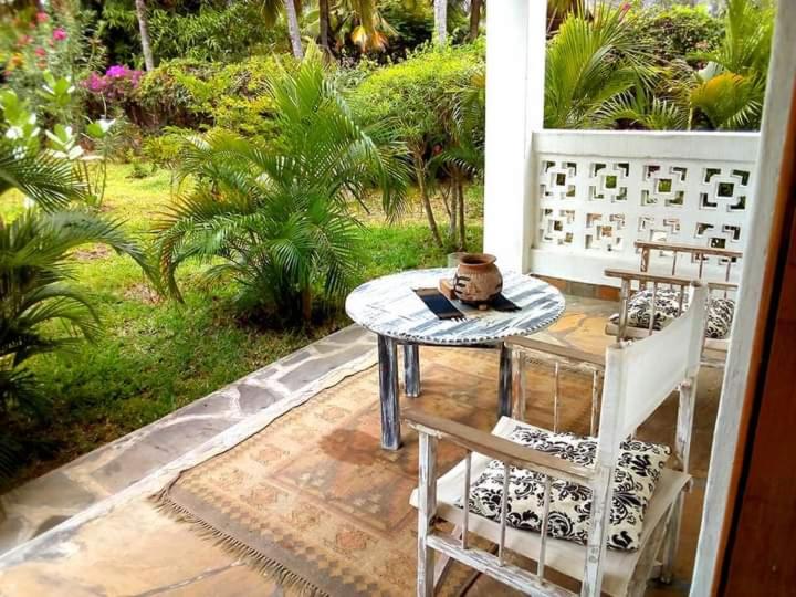 پانسیون Mwezi Nyota