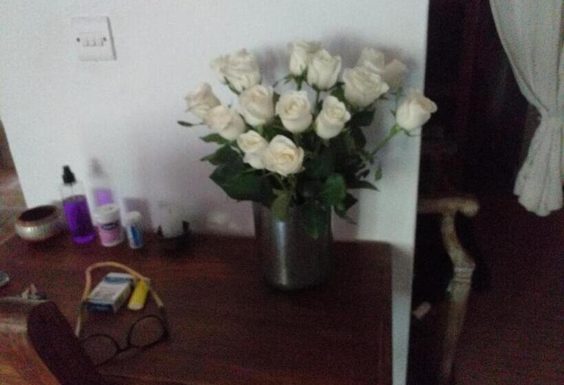 پانسیون Mwezi Nyota