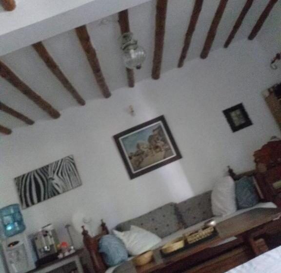 پانسیون Mwezi Nyota