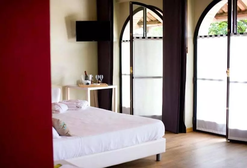 ベッドアンドブレックファースト La Madernassa Resort   Casalora Dimora Storica Di Charme