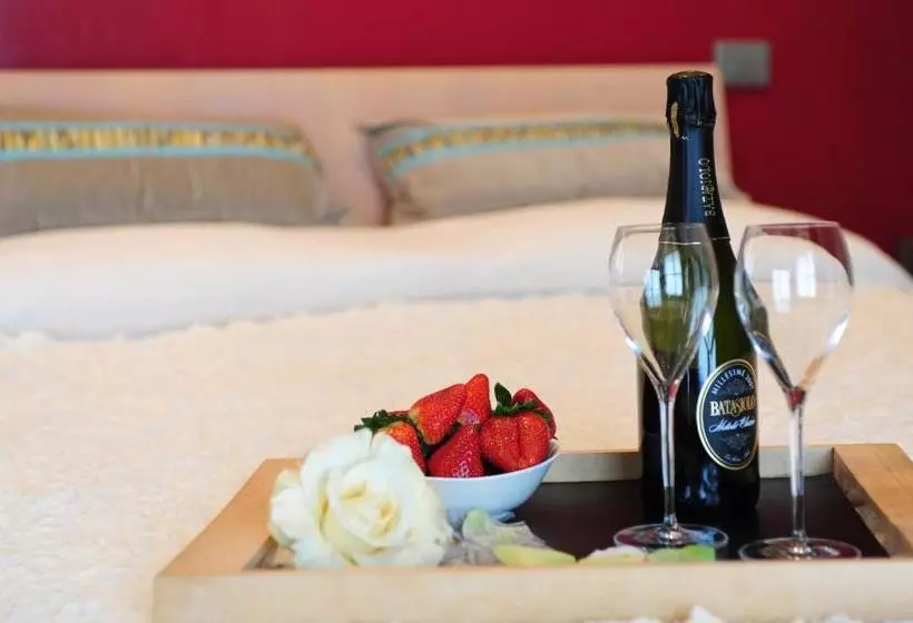 ベッドアンドブレックファースト La Madernassa Resort   Casalora Dimora Storica Di Charme