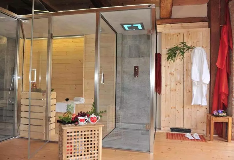 ベッドアンドブレックファースト La Madernassa Resort   Casalora Dimora Storica Di Charme