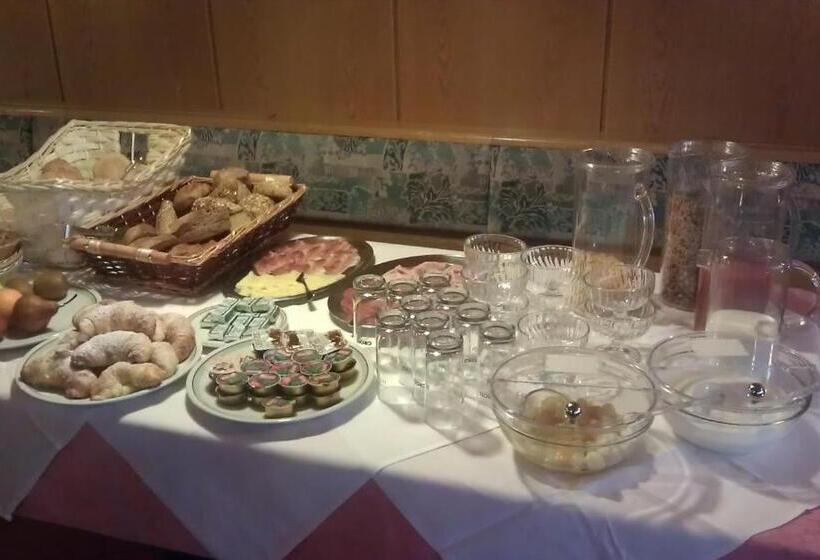 ベッドアンドブレックファースト Gasthof Toni