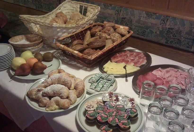 ベッドアンドブレックファースト Gasthof Toni