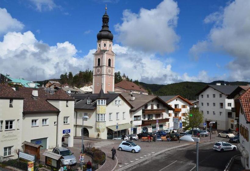 ベッドアンドブレックファースト Gasthof Toni