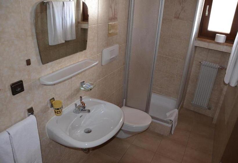 ベッドアンドブレックファースト Gasthof Toni