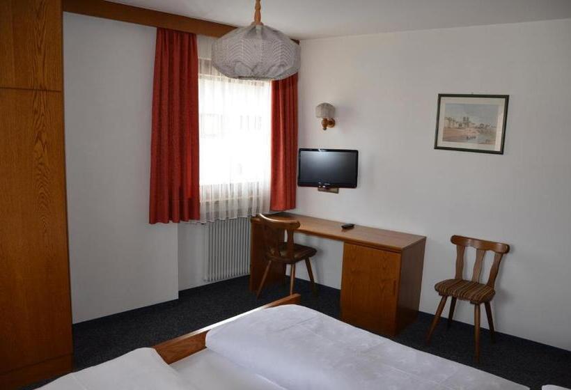 ベッドアンドブレックファースト Gasthof Toni