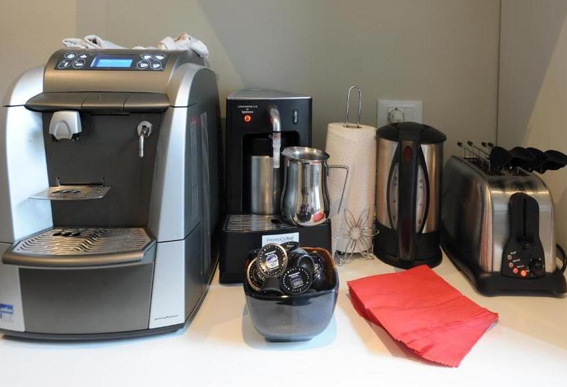 تختخواب و صبحانه Honey Rooms Ferrara