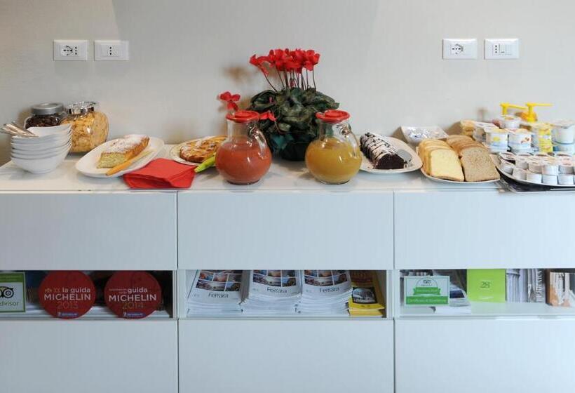 تختخواب و صبحانه Honey Rooms Ferrara