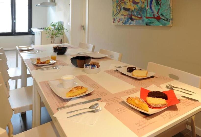 تختخواب و صبحانه Honey Rooms Ferrara