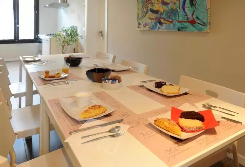 تختخواب و صبحانه Honey Rooms Ferrara