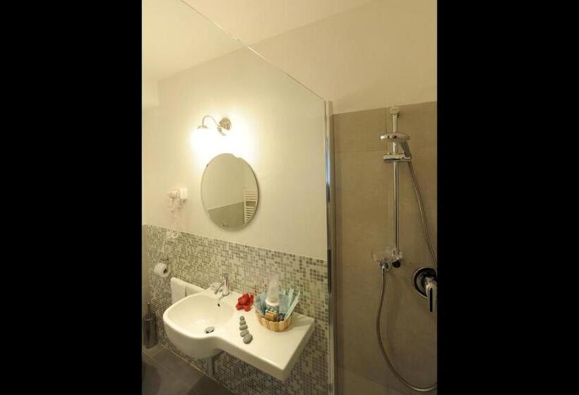 تختخواب و صبحانه Honey Rooms Ferrara