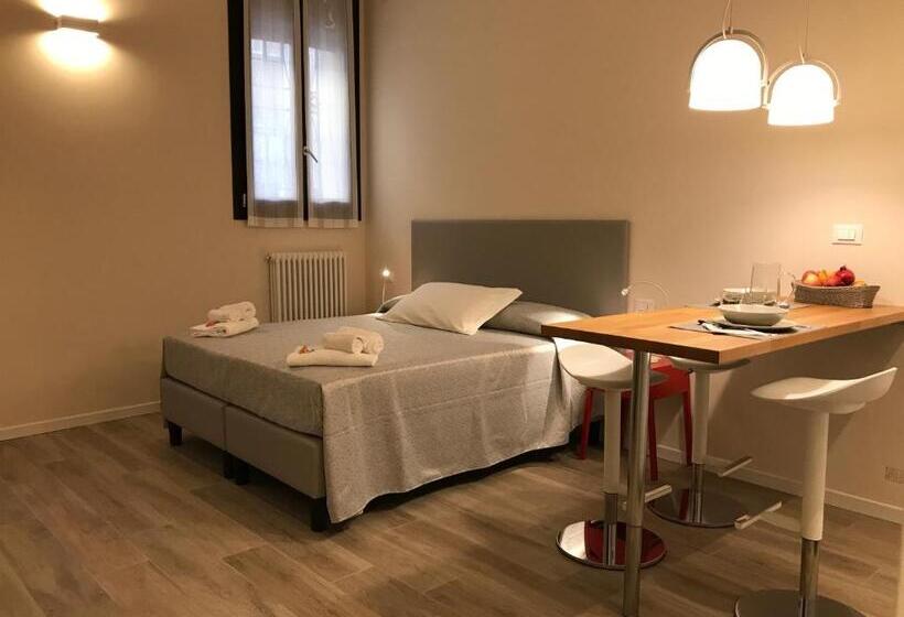 تختخواب و صبحانه Honey Rooms Ferrara