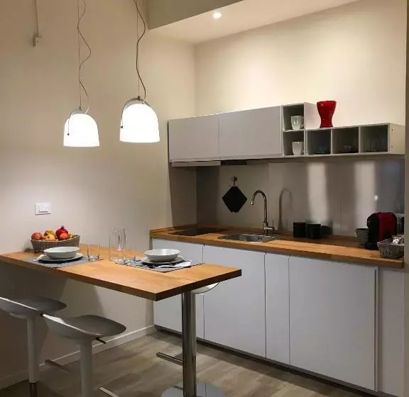 تختخواب و صبحانه Honey Rooms Ferrara