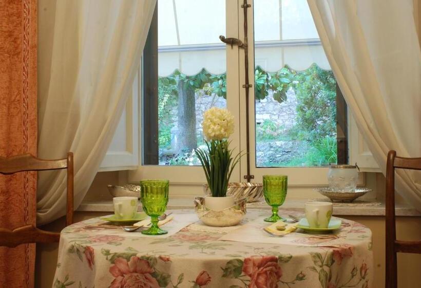 تختخواب و صبحانه Il Giardino Segreto Di Ascoli Piceno