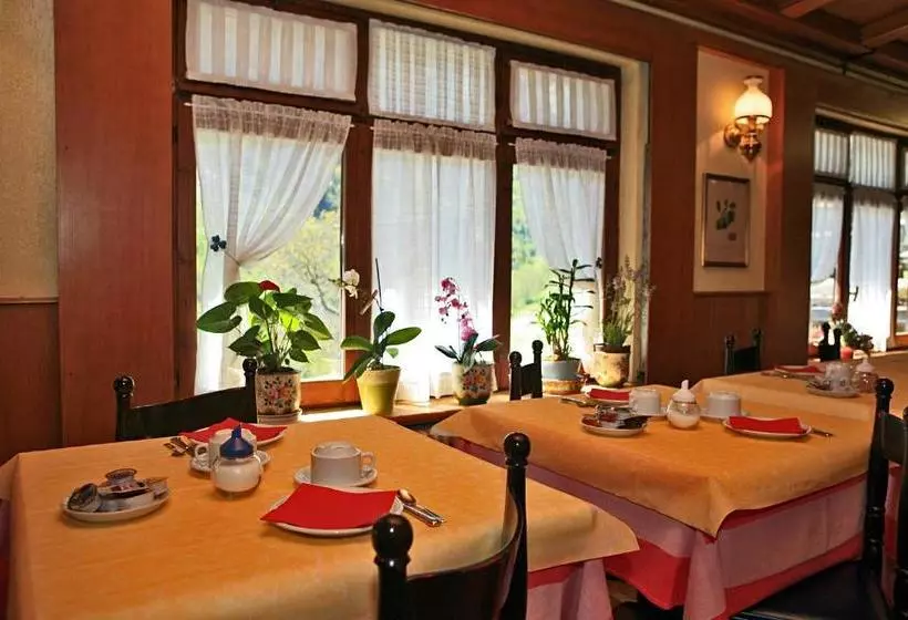 هتل Albergo Le Marmotte
