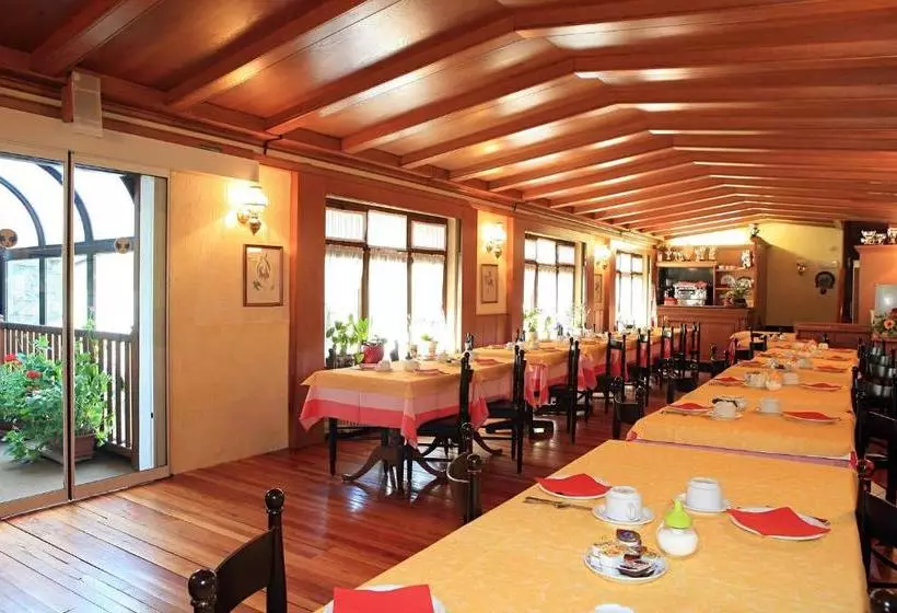 هتل Albergo Le Marmotte