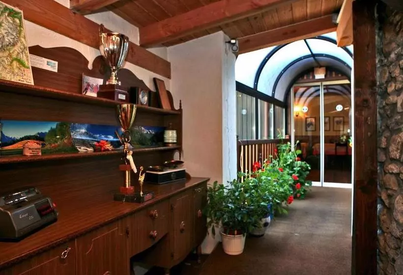 هتل Albergo Le Marmotte
