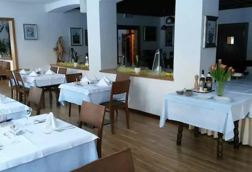 Hotelli Alpenhof