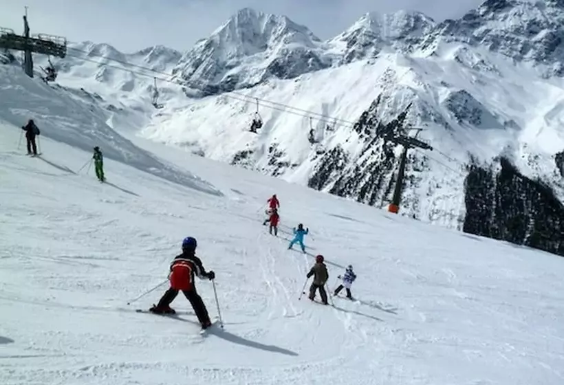 Hotelli Alpenhof