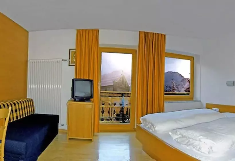 Hotelli Alpenhof