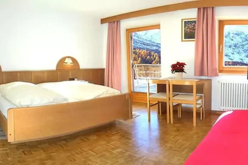 Hotelli Alpenhof