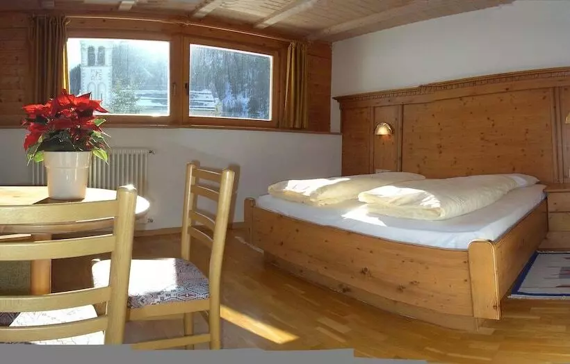 Hotelli Alpenhof