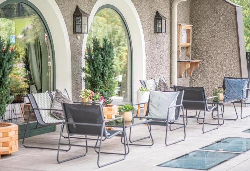 Отель Edelweiss