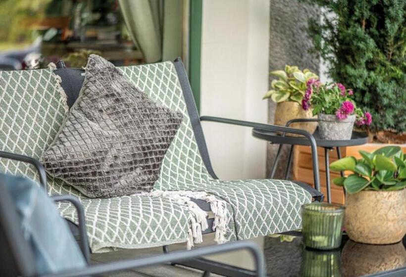 Отель Edelweiss