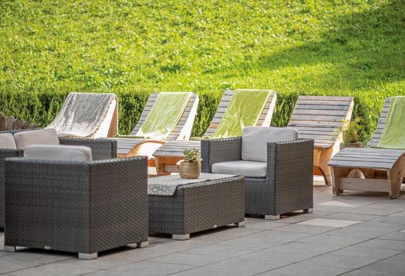 Отель Edelweiss