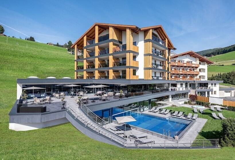 Отель Edelweiss