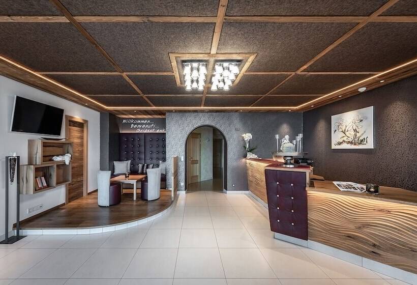 Отель Edelweiss