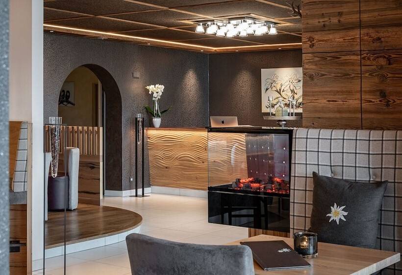 Отель Edelweiss