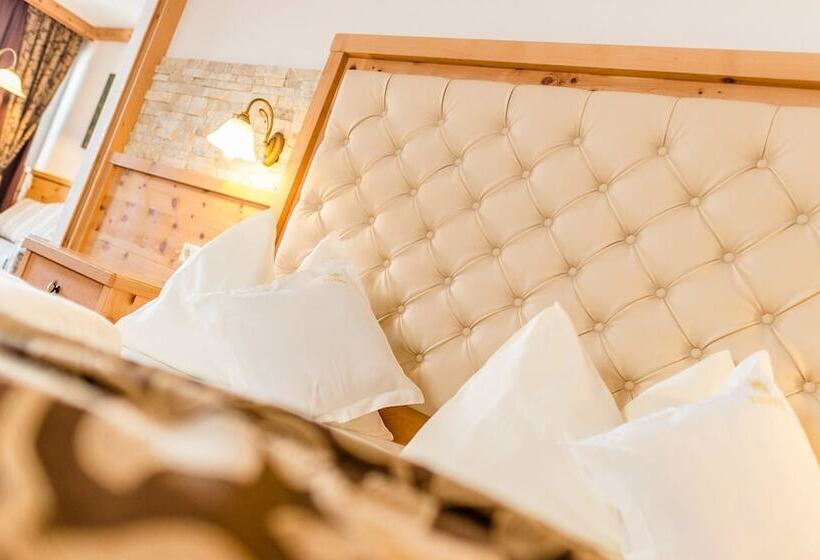 Отель Edelweiss