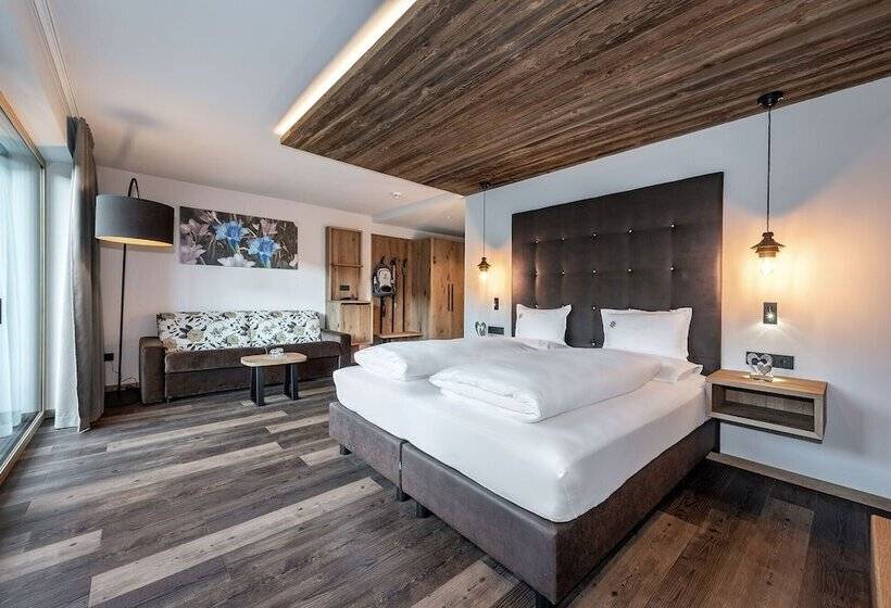 Отель Edelweiss