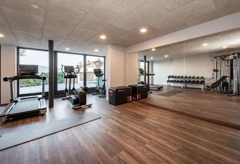 Отель Edelweiss