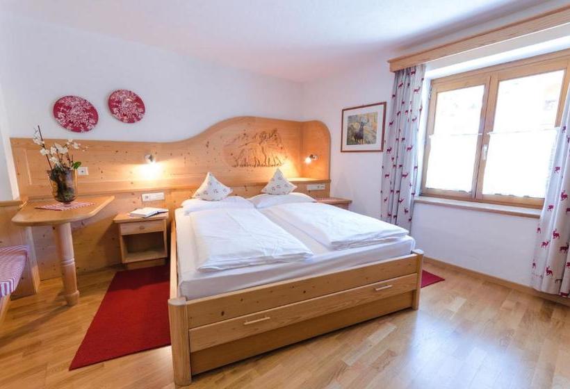 בית מלון כפרי Pensione Veneranda