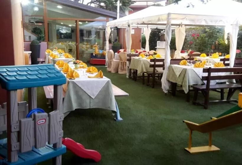 ホテル Ristorante Supersonik