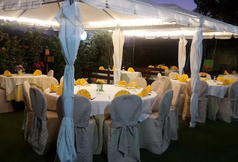 ホテル Ristorante Supersonik