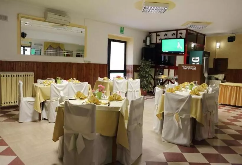 ホテル Ristorante Supersonik