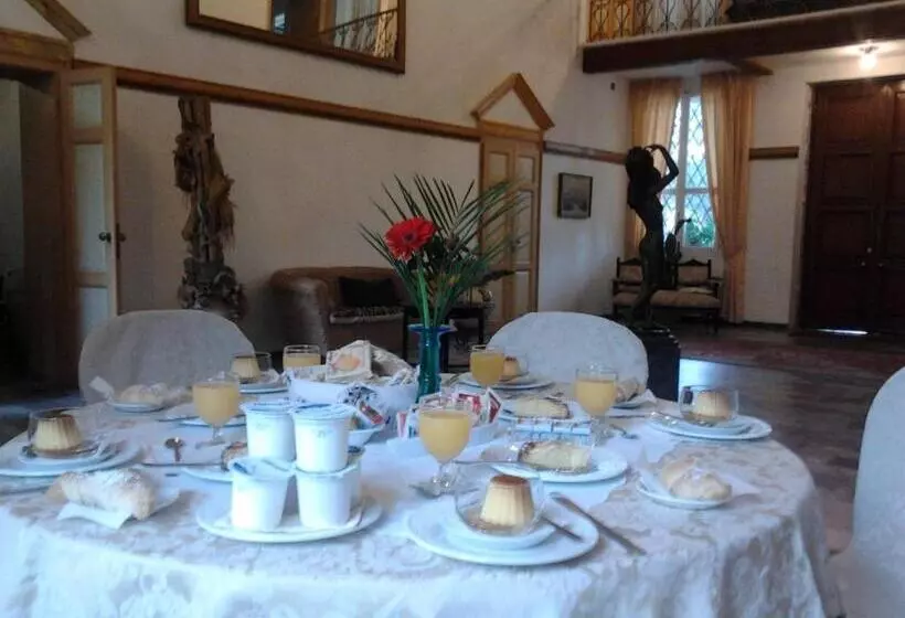 Hotelli Villa Carrer