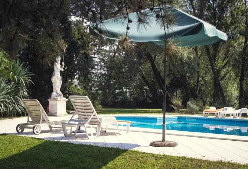 Hotelli Villa Carrer