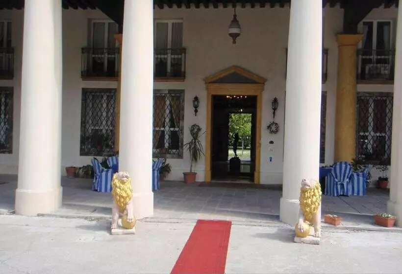 Hotelli Villa Carrer
